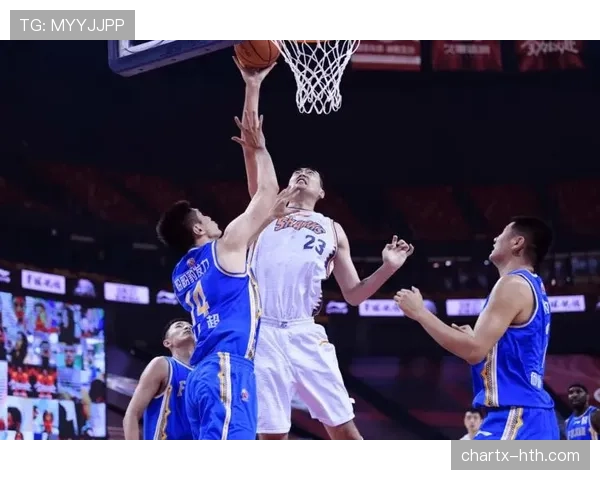 博古特篮下掩护制造错位，提升球队内线防守效率